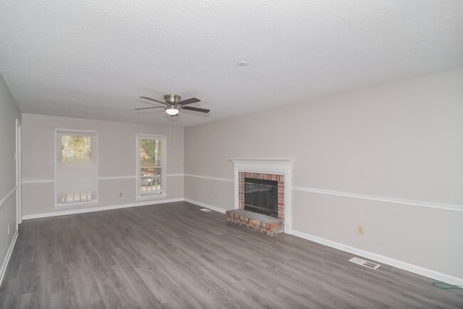 Photo - 415 Congress Dr