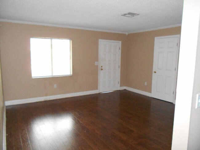 Photo - Three bedroom two bath - North Lakeland