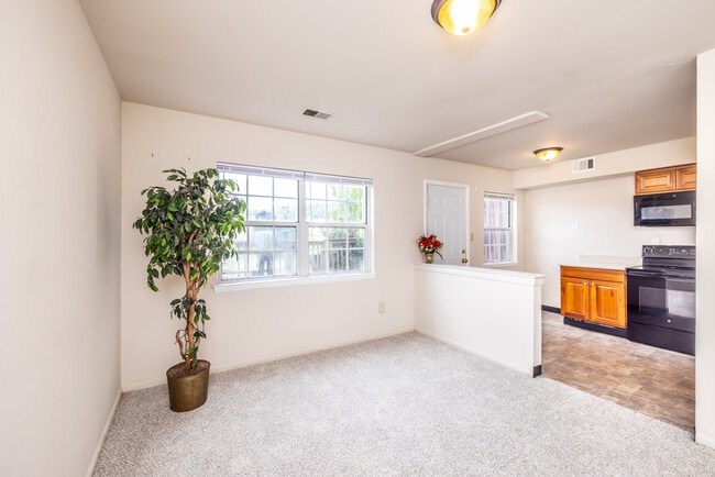 Photo - 188 Chester Ct