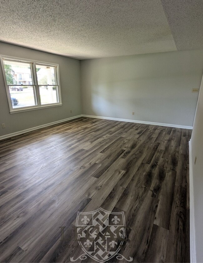 Photo - 2436 Thoroughbred Dr