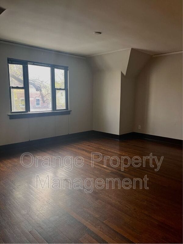 Photo - 3302 Burt St Unit #6