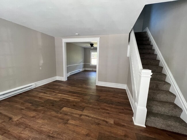 Photo - 2 Bedroom 1 bathroom Renovated town home!