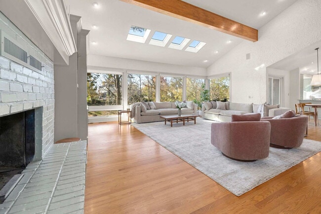 Photo - 515 NW D St Unit ID1346920P