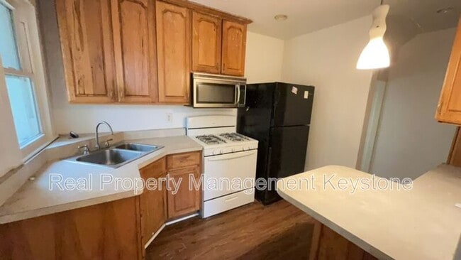 Building Photo - 1026 Mirror St