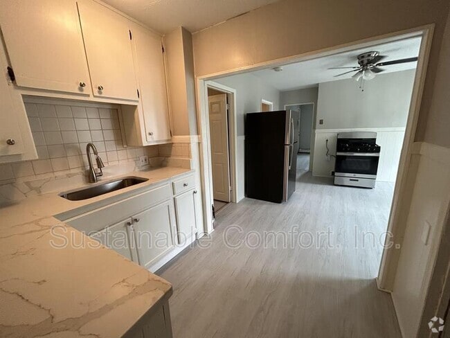 Building Photo - 16 Carlstad St Rental
