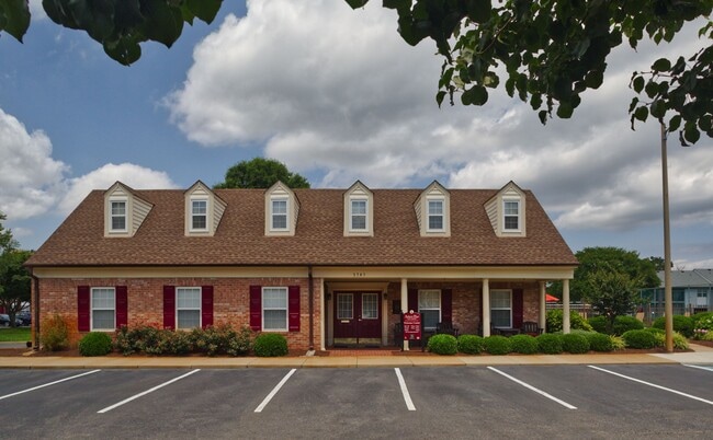 Photo - Auburn Place Apartments