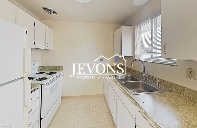 Building Photo - 404 S 81st Ave Unit 2 Rental
