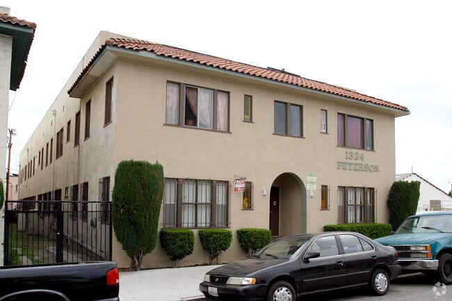 1324 Peterson Avenue
