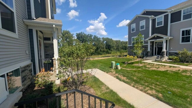 Photo - 434 Red Oak Cir