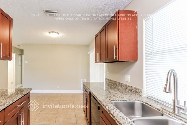 Photo - 5650 SW 54th Ct