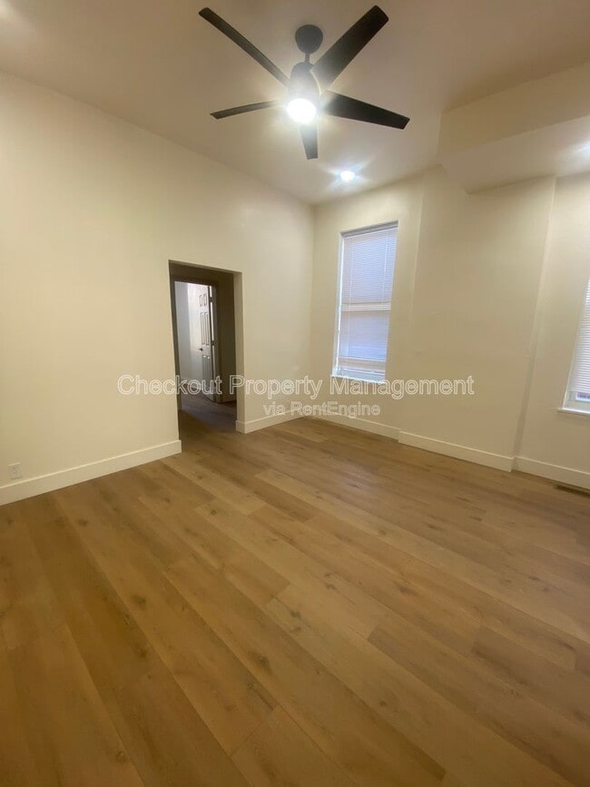 Photo - 3030 Chippewa St