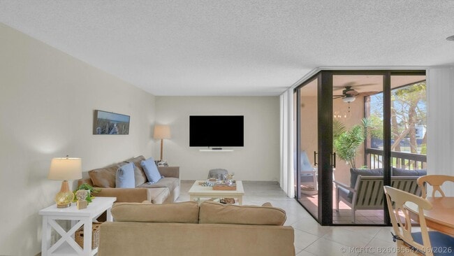 450 Egret Cir Unit 9207