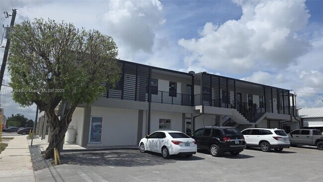 Photo - PRIVATE TWO BEDROOM – BOUTIQUE 8-UNIT COMM... Unit 4