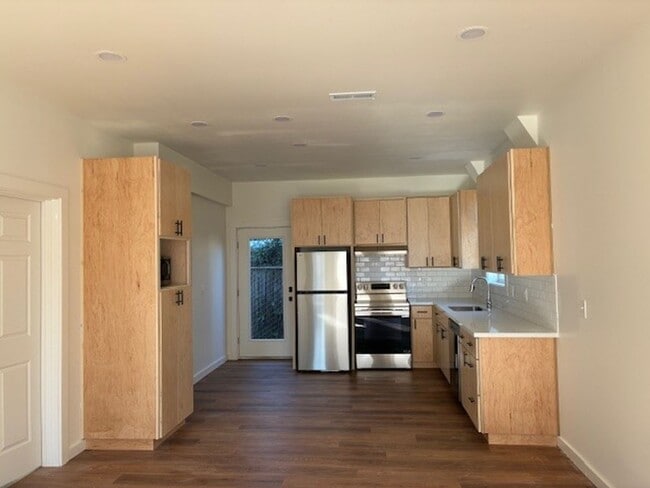Photo - *** 3 Bedroom New Build In SE ! ONE MONTH FREE !!!!
