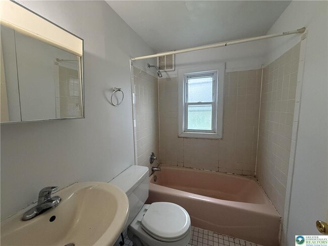 Photo - 4163 Fairmont St