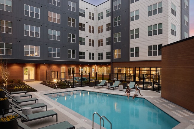 Building Photo - Sovren