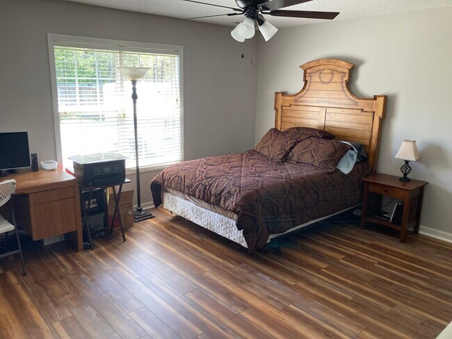 Photo - 3065 Foxcroft Cir