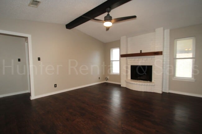 Photo - Stylish Killeen Retreat on Mountain View Drive