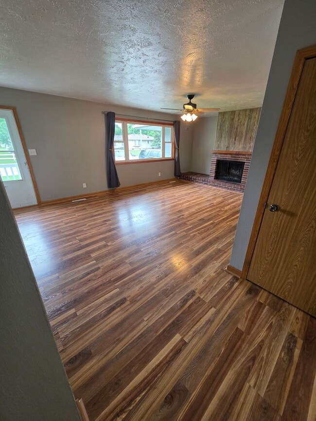 Photo - 501 Adare Rd