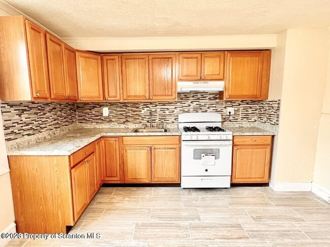 Photo - 636 Beech St