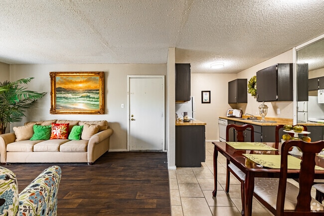 1BR, 1BA - 700SF - Dining Room