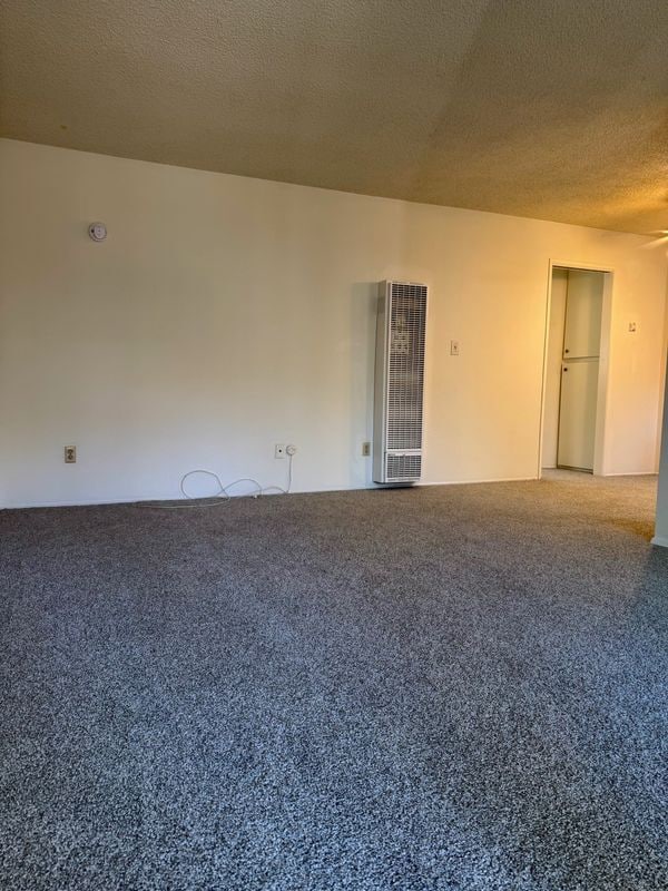 Photo - 2055 Felspar St