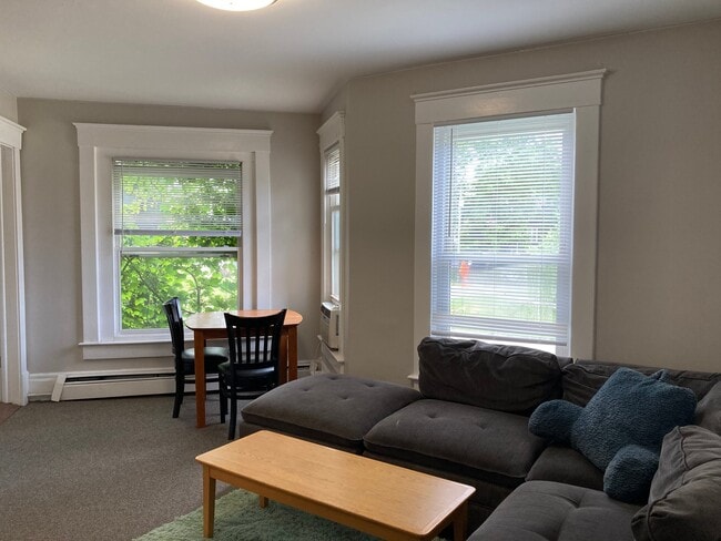 Photo - 1303 Wilmot St Unidad 23