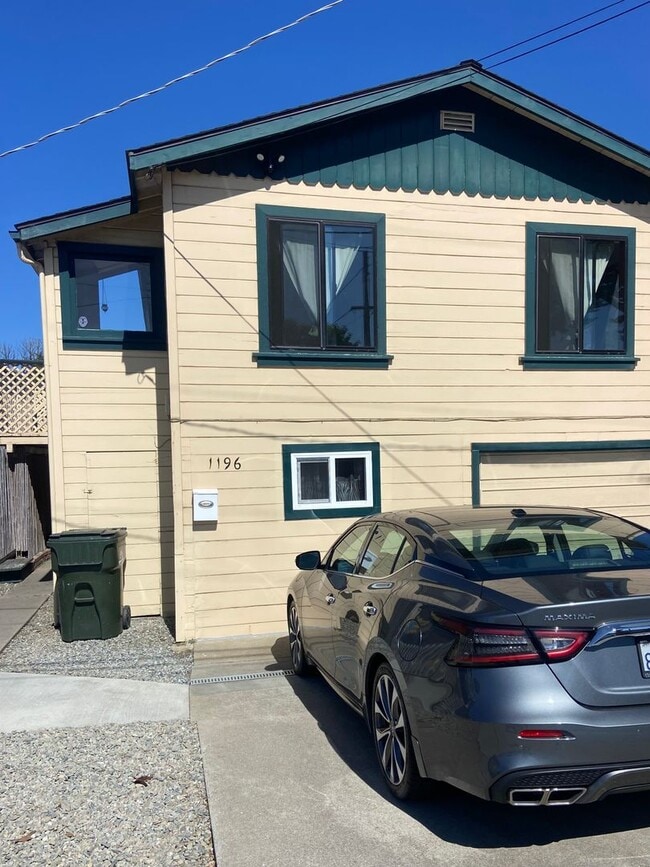 Furnished Spacious 1 Bedroom / 1 Bath Upp... - Furnished  Spacious 1 Bedroom / 1 Bath Upp... House