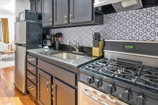 Photo - 209 W 20th St Unit ID1013667P