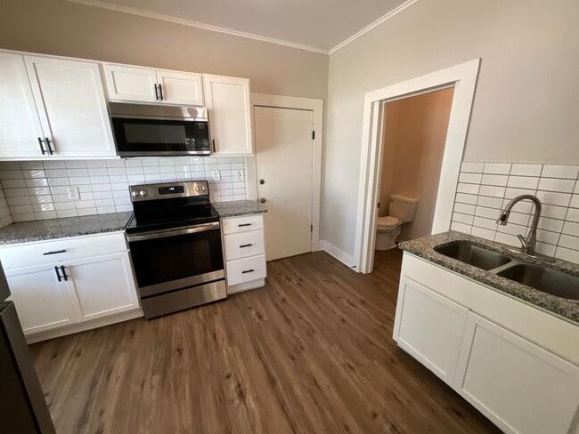 Photo - Charming 3 bedroom/1.5 bathroom REMODELED ...