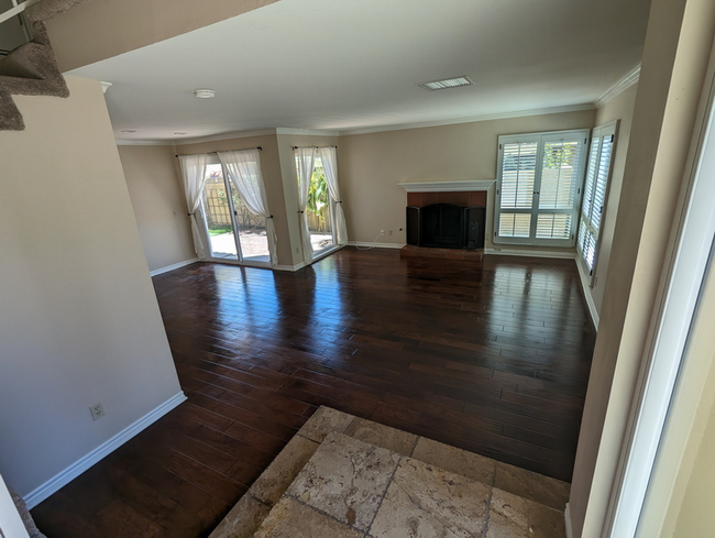 Photo - 327 Sprucewood Ave Townhome