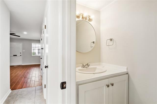 Photo - 210 Hyacinth St