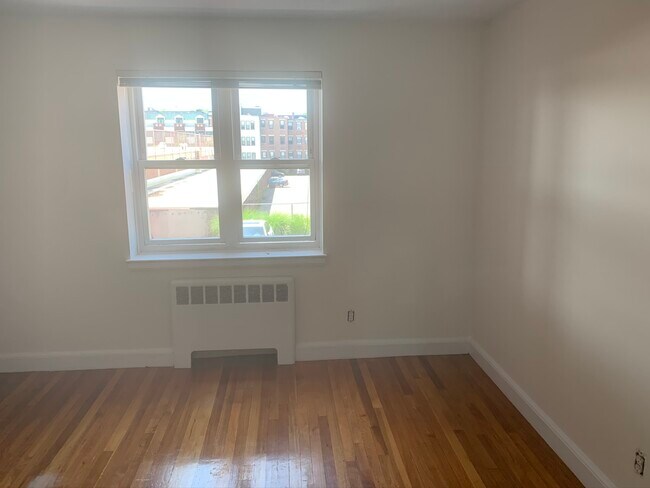 Photo - 28 Alton Pl Unit 2