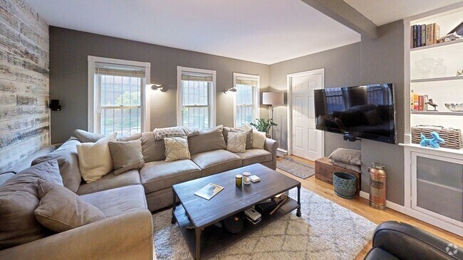 Building Photo - 604 Massachusetts Ave Unit G Rental