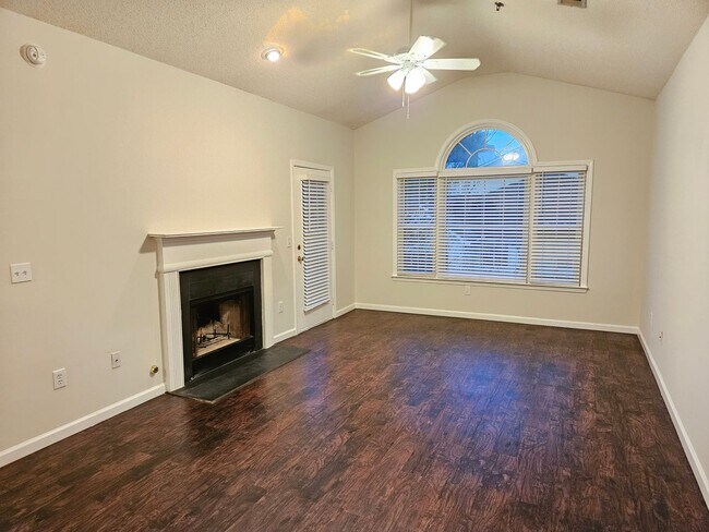 Photo - Rare 2 bed 2 bath condo with 1 car garage located in Smyrna