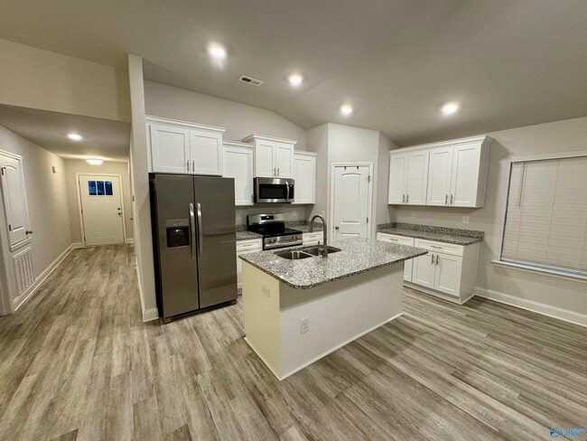 Photo - 108 Bingham Wy