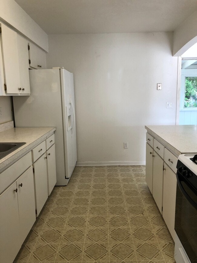 Photo - 3 Bed 1 Bath Home | Pet Friendly | Washer ...