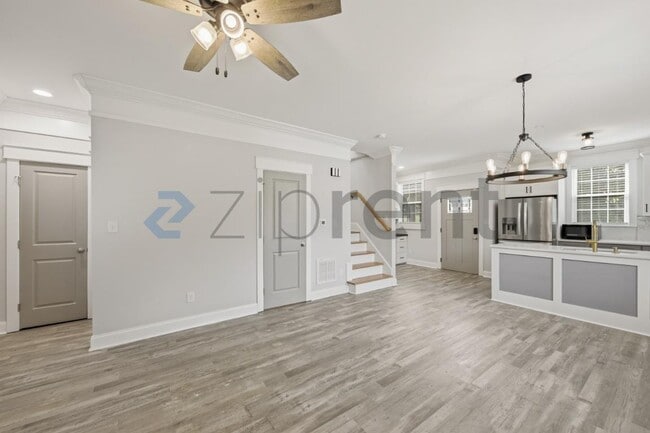 Photo - 413A Cecil St