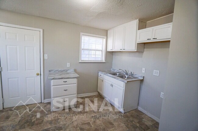 Photo - 581 Seminole Cir