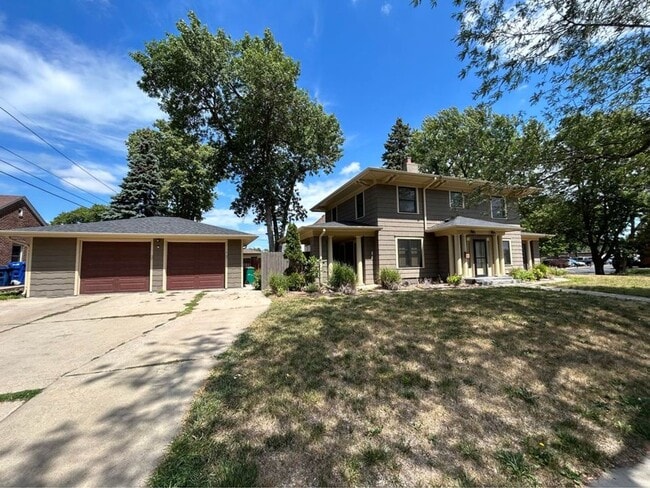 Photo - 600 W 26th St