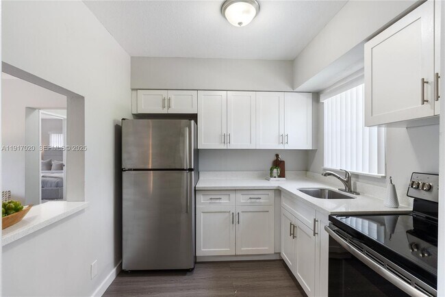 Photo - 550 NE 20th St Unidad 6