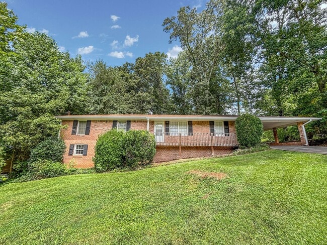 Building Photo - Renovated Brick Ranch w/Basement Rental