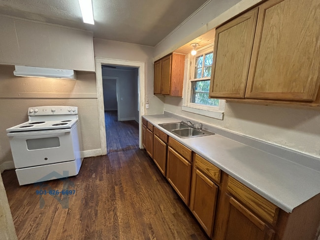 Photo - 503 Wills St