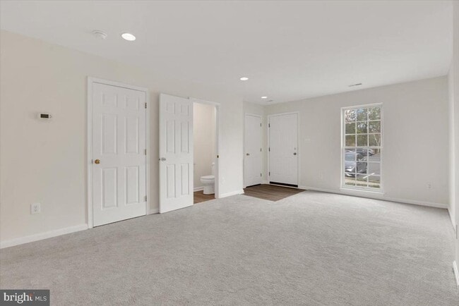 Photo - 43539 Kiplington Square