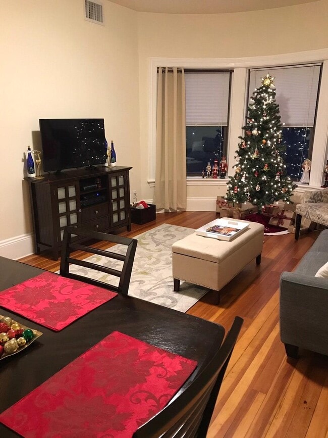 Photo - 1485 Beacon St Unidad 32