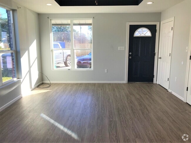 Building Photo - 3703 Common St Rental