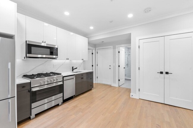 Photo - 535 Newbury St Unit 6