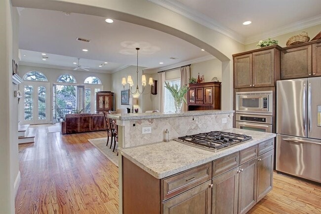 Photo - 912 Lovett Blvd