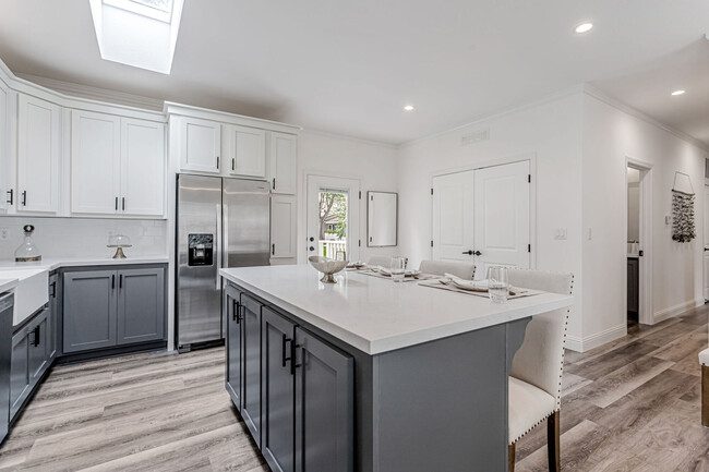 Building Photo - Capitola Gardens Rental