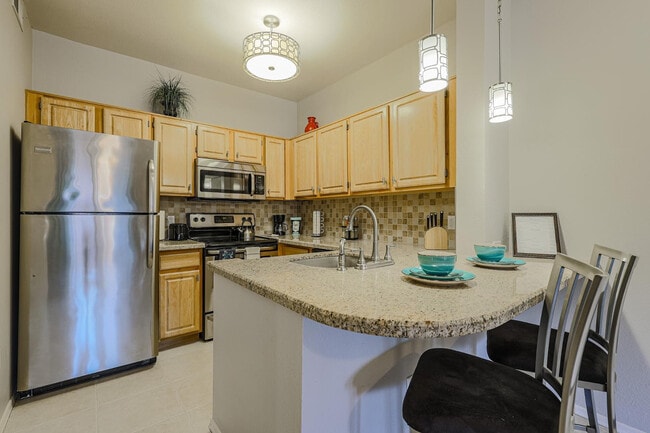 Building Photo - 14950 W Mountain View Blvd Unit Apt 6107